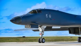 B-1B Lancer Bomber Tests New Weapon Pylons For Bigger Payloads | The ...